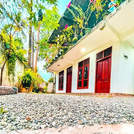 Hotel Coco Mount Mirissa Matara Exterior foto